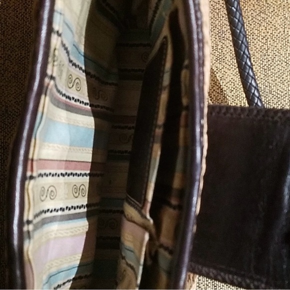 Brighton Tan and Brown soft straw Shoulder Bag with the Classic Heart Charm - Picture 3 of 5